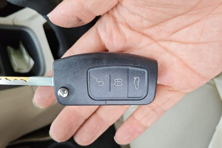 Used Ford Fiesta 2011 Hatchback 1.5L Manual Fashion Edition Vehicle Key