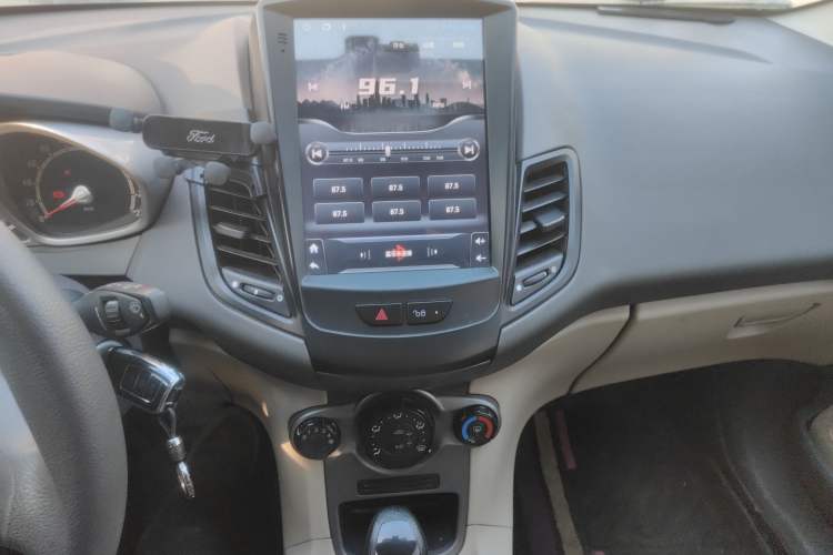 Used Ford Fiesta 2011 Hatchback 1.5L Automatic Fashion Edition Audio And AC Panel