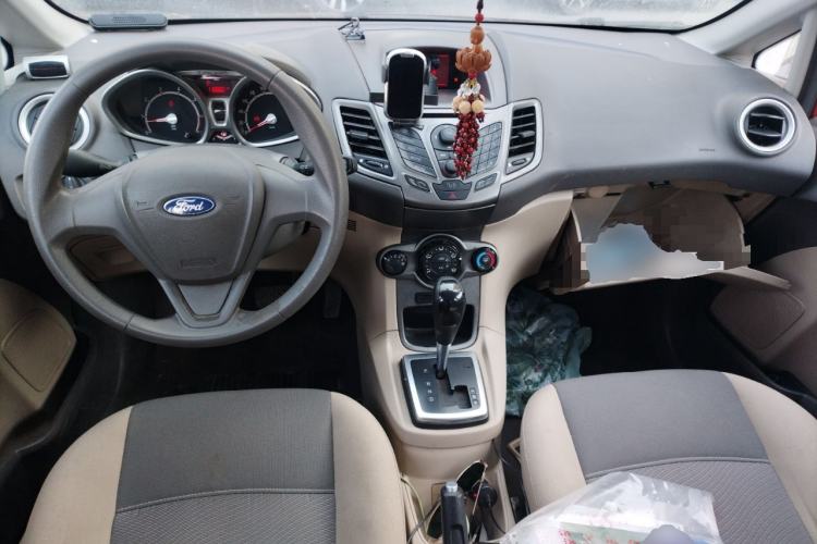 Used Ford Fiesta 2011 Hatchback 1.5L Automatic Fashion Edition Center Console