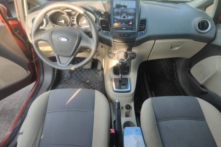 Used Ford Fiesta 2011 Hatchback 1.5L Automatic Fashion Edition Center Console