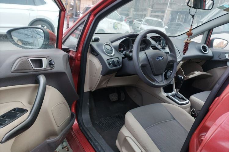 Used Ford Fiesta 2011 Hatchback 1.5L Automatic Fashion Edition Driver Seat