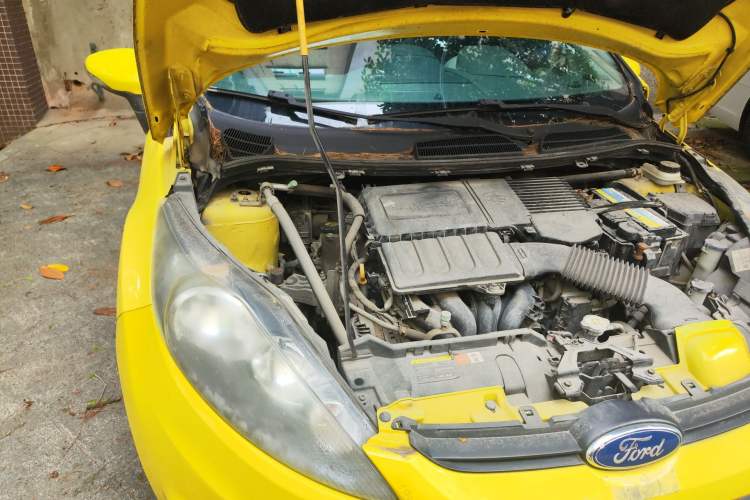Used Ford Fiesta 2011 Hatchback 1.5L Automatic Dynamic Model Engine Bay Right