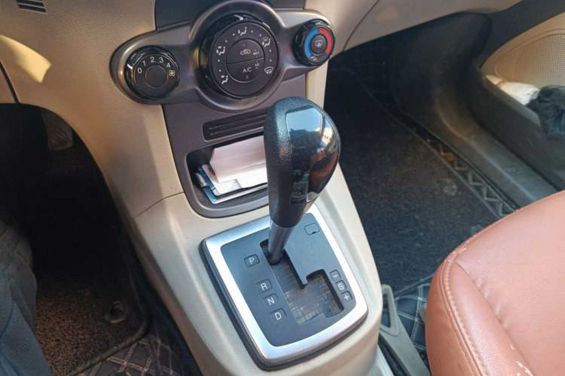 Used Ford Fiesta 2011 Hatchback 1.5L Automatic Fashion Edition Gear Lever