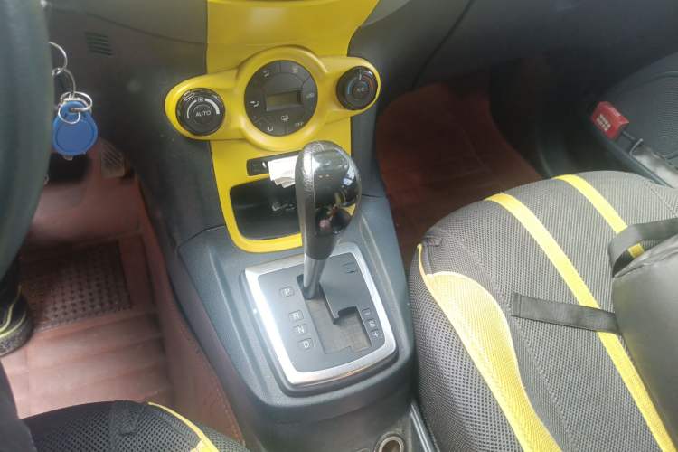 Used Ford Fiesta 2011 Hatchback 1.5L Automatic Sport Model Gear Lever