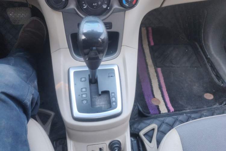 Used Ford Fiesta 2011 Hatchback 1.5L Automatic Fashion Edition Gear Lever