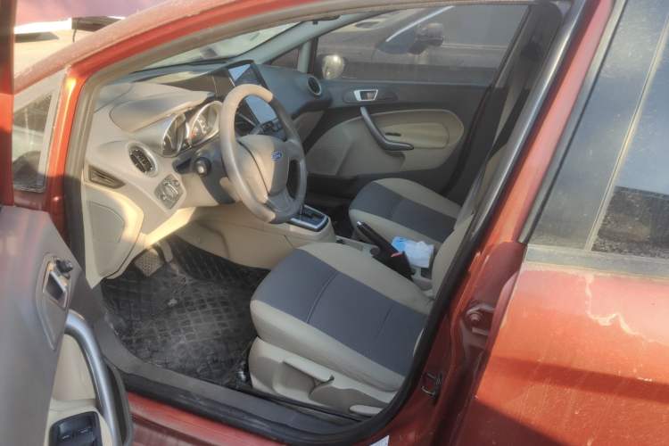 Used Ford Fiesta 2011 Hatchback 1.5L Automatic Fashion Edition Left Front Seat