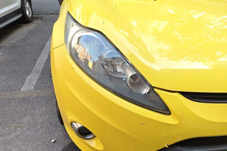 Used Ford Fiesta 2011 Hatchback 1.5L Automatic Sport Model Right Front Headlight