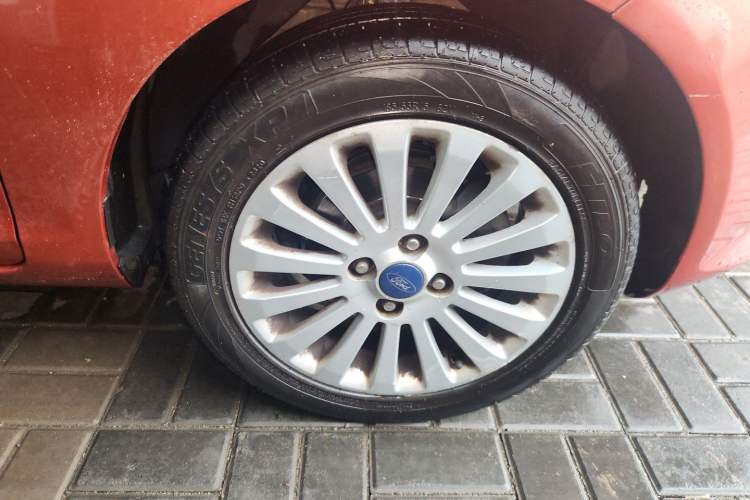 Used Ford Fiesta 2011 Hatchback 1.5L Automatic Fashion Edition Right Front Wheel Hub