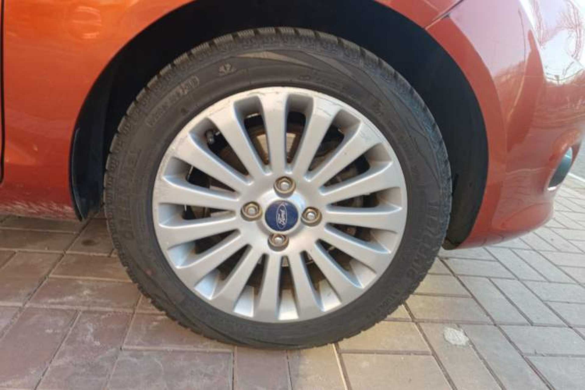 Used Ford Fiesta 2011 Hatchback 1.5L Automatic Fashion Edition Right Front Wheel Hub