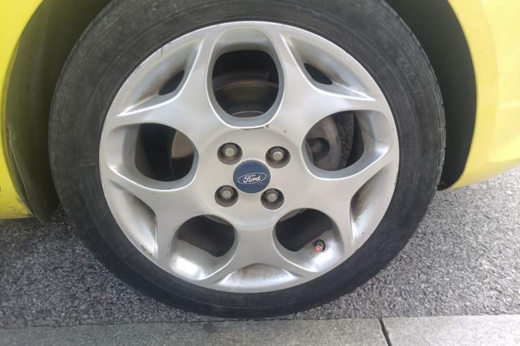 Used Ford Fiesta 2011 Hatchback 1.5L Automatic Sport Model Right Front Wheel Hub