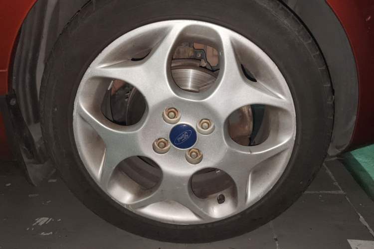 Used Ford Fiesta 2011 Hatchback 1.5L Automatic Sport Model Right Front Wheel Hub