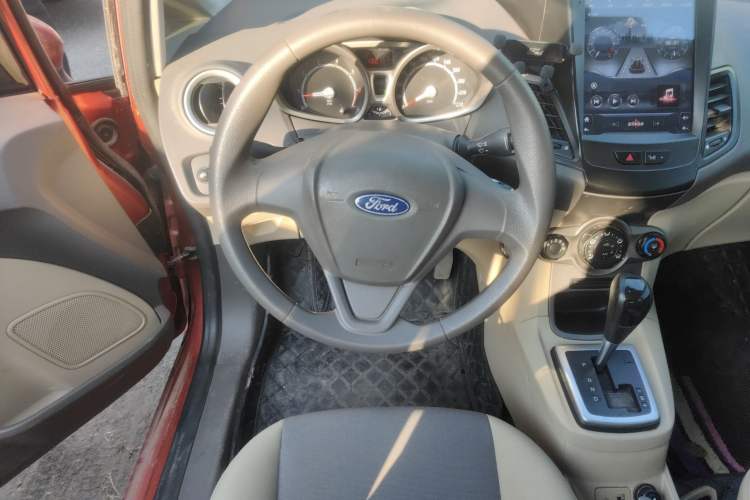 Used Ford Fiesta 2011 Hatchback 1.5L Automatic Fashion Edition Steering Wheel