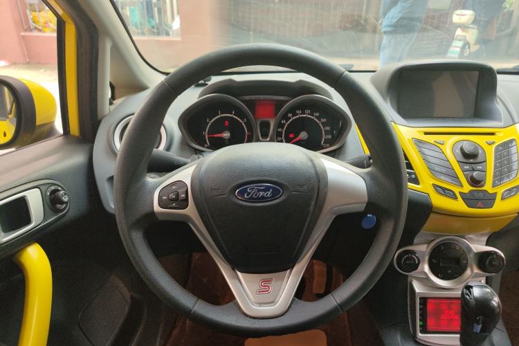 Used Ford Fiesta 2011 Hatchback 1.5L Automatic Dynamic Model Steering Wheel
