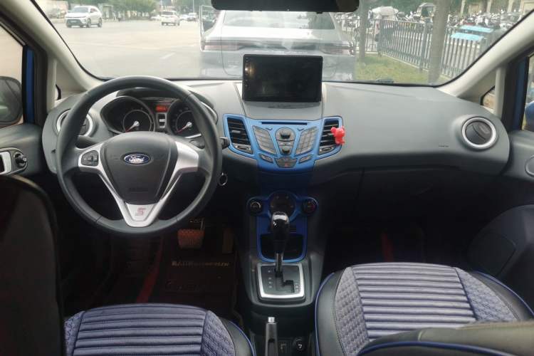 Used Ford Fiesta 2012 Hatchback 1.5L Automatic Dynamic Limited Edition Center Console