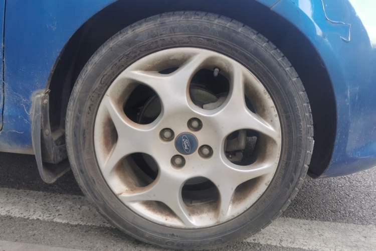 Used Ford Fiesta 2012 Hatchback 1.5L Automatic Dynamic Limited Edition Right Front Wheel Hub