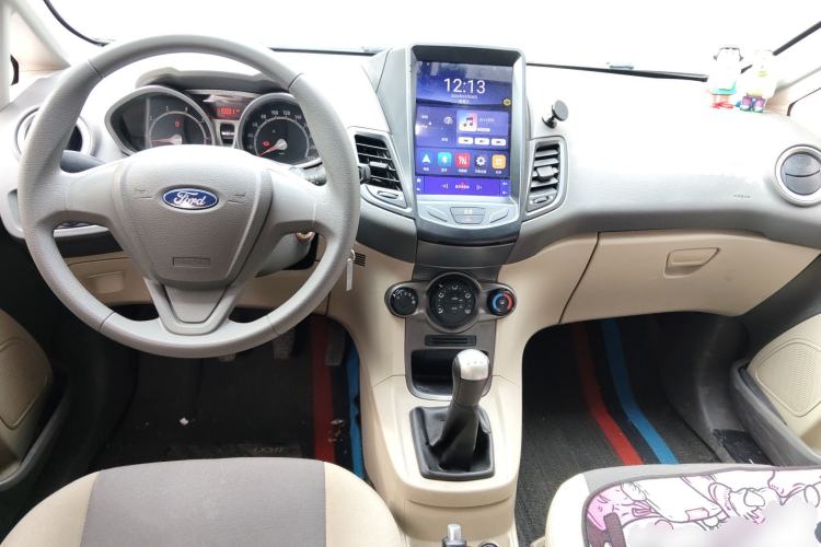 Used Ford Fiesta 2012 Hatchback 1.5L Manual Dynamic Limited Edition Center Console