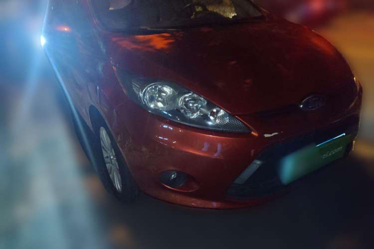 Used Ford Fiesta 2012 Hatchback 1.5L Automatic Dynamic Limited Edition Front Right 45 Deg