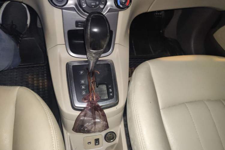 Used Ford Fiesta 2012 Hatchback 1.5L Automatic Dynamic Limited Edition Gear Lever