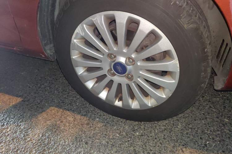 Used Ford Fiesta 2012 Hatchback 1.5L Automatic Dynamic Limited Edition Right Front Wheel Hub