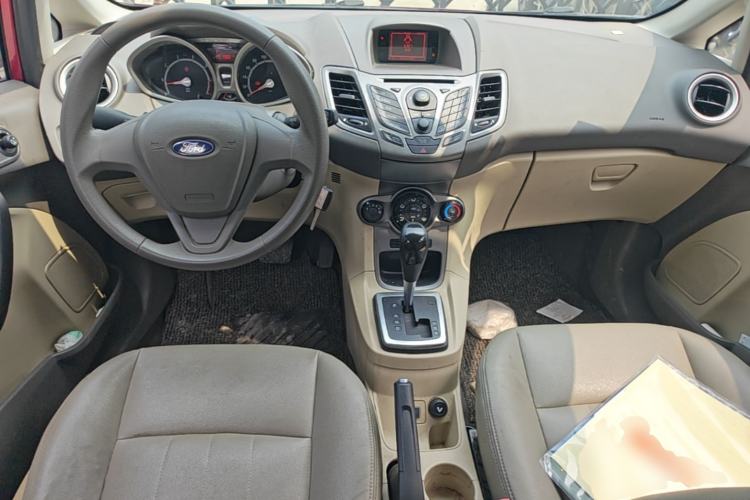 Used Ford Fiesta 2012 Hatchback 1.5L Automatic Dynamic Limited Edition Center Console