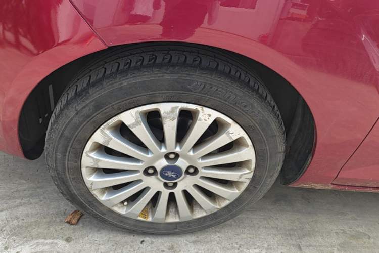 Used Ford Fiesta 2012 Hatchback 1.5L Automatic Dynamic Limited Edition Left Front Wheel Hub