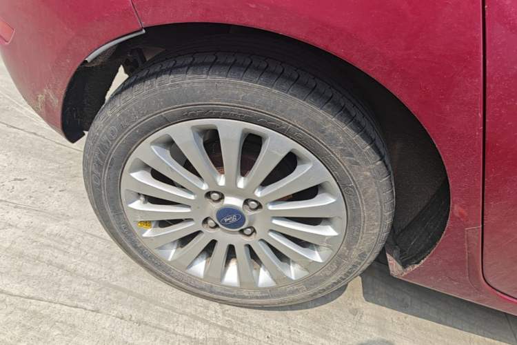 Used Ford Fiesta 2012 Hatchback 1.5L Automatic Dynamic Limited Edition Right Rear Wheel Hub