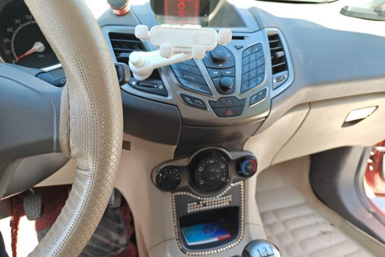 Used Ford Fiesta 2012 Hatchback 1.5L Manual Dynamic Limited Edition Audio And AC Panel