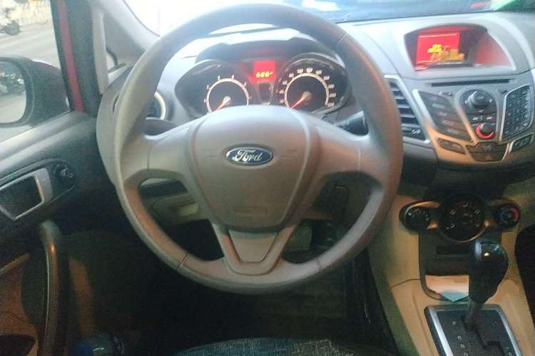 Used Ford Fiesta 2012 Hatchback 1.5L Automatic Dynamic Limited Edition Steering Wheel
