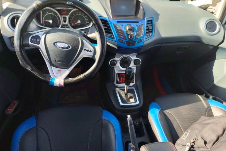 Used Ford Fiesta 2012 Hatchback 1.5L Automatic Dynamic Limited Edition Center Console
