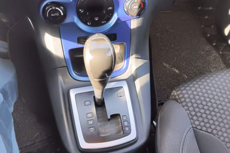 Used Ford Fiesta 2012 Hatchback 1.5L Automatic Dynamic Limited Edition Gear Lever