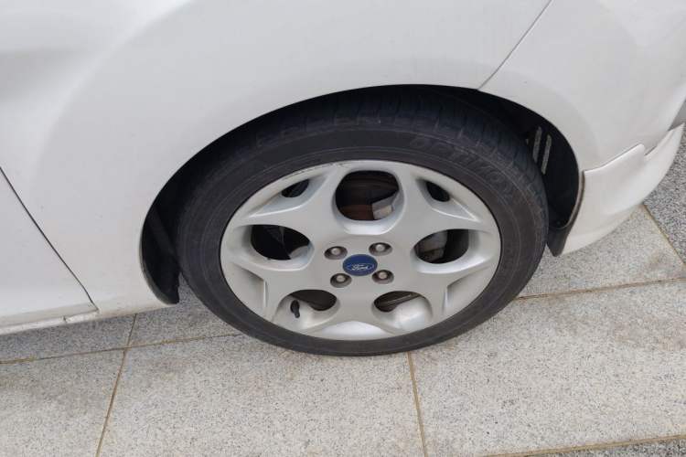 Used Ford Fiesta 2012 Hatchback 1.5L Automatic Dynamic Limited Edition Right Front Wheel Hub