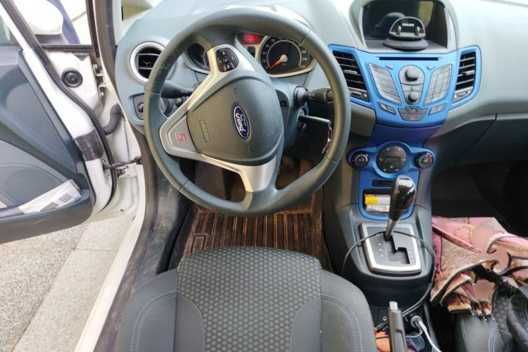 Used Ford Fiesta 2012 Hatchback 1.5L Automatic Dynamic Limited Edition Steering Wheel