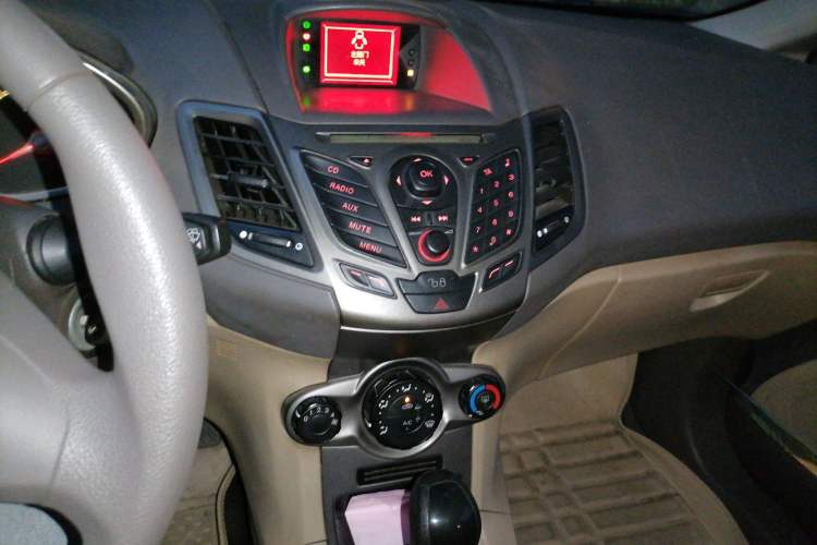 Used Ford Fiesta 2012 Hatchback 1.5L Automatic Dynamic Limited Edition Audio And AC Panel