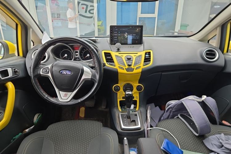 Used Ford Fiesta 2012 Hatchback 1.5L Automatic Dynamic Limited Edition Center Console