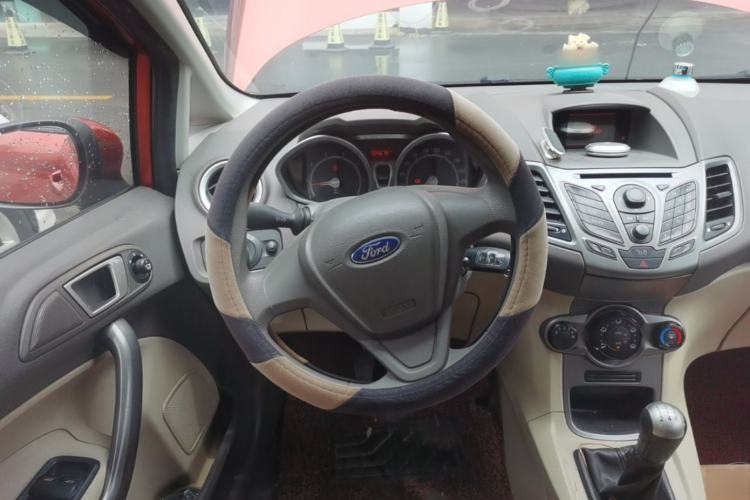Used Ford Fiesta 2012 Hatchback 1.5L Manual Dynamic Limited Edition Steering Wheel