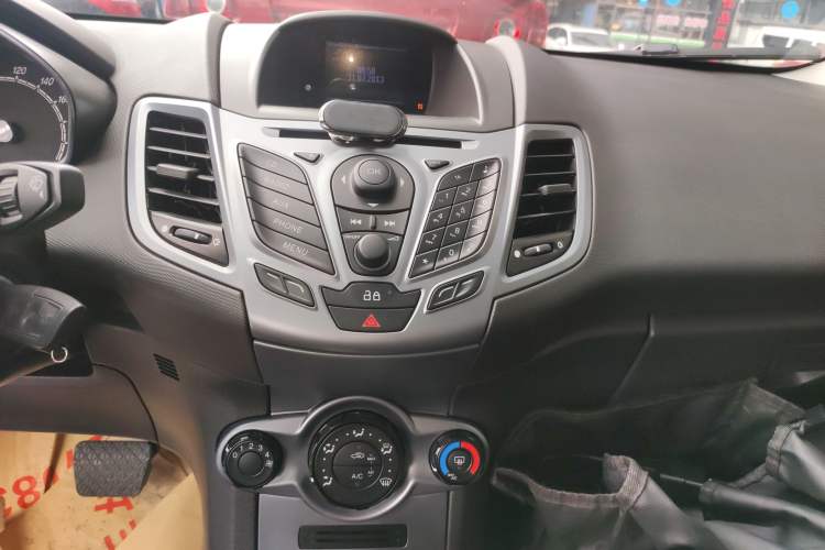 Used Ford Fiesta 2013 Hatchback 1.5L Automatic Fashion Edition Audio And AC Panel