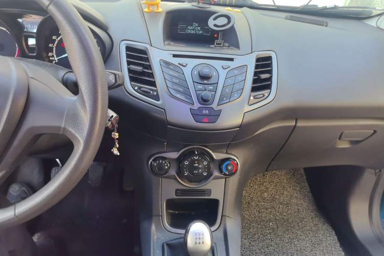 Used Ford Fiesta 2013 Sedan 1.5L Manual Fashion Edition Audio And AC Panel