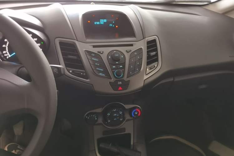 Used Ford Fiesta 2013 Sedan 1.5L Manual Fashion Edition Audio And AC Panel