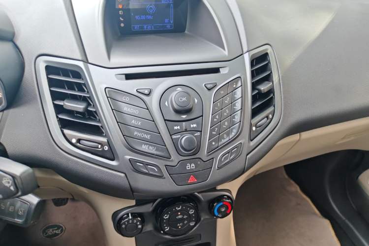 Used Ford Fiesta 2013 Sedan 1.5L Manual Fashion Edition Audio And AC Panel