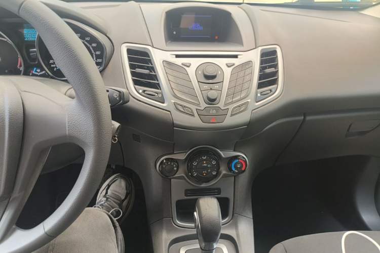 Used Ford Fiesta 2013 Hatchback 1.5L Automatic Fashion Edition Audio And AC Panel