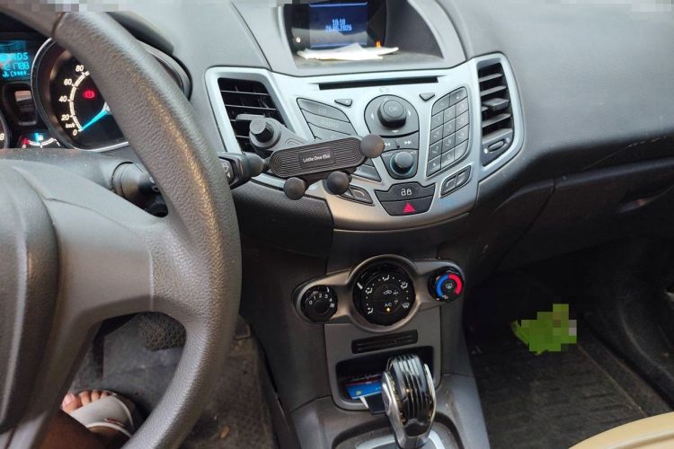 Used Ford Fiesta 2013 Hatchback 1.5L Automatic Fashion Edition Audio And AC Panel