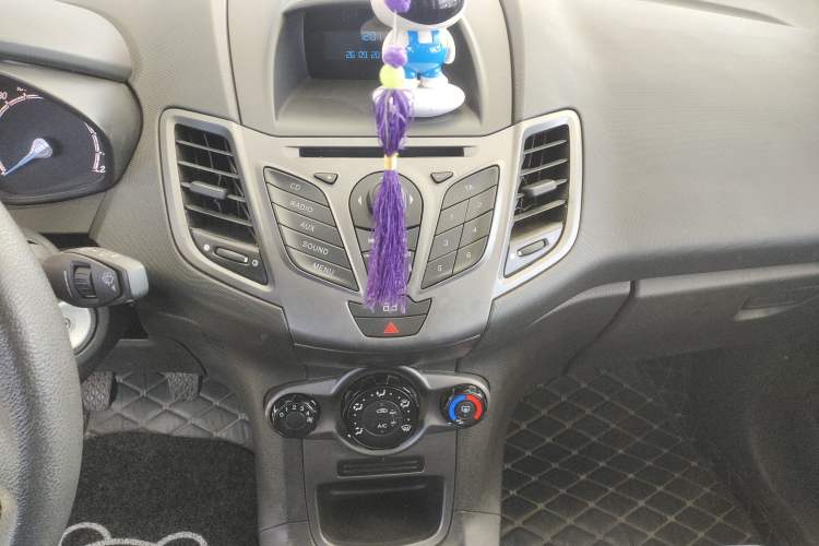 Used Ford Fiesta 2013 Hatchback 1.5L Manual Fashion Edition Audio And AC Panel