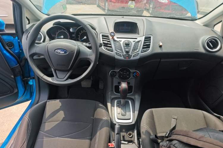 Used Ford Fiesta 2013 Hatchback 1.5L Automatic Fashion Edition Center Console