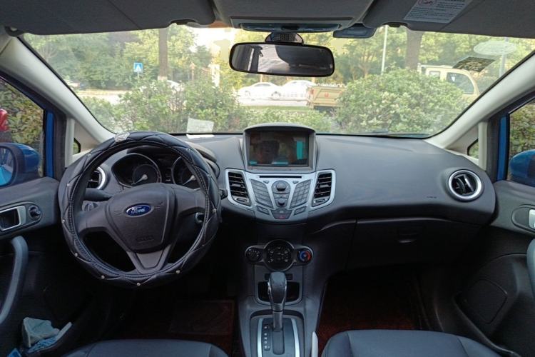 Used Ford Fiesta 2013 Hatchback 1.5L Automatic Fashion Edition Center Console