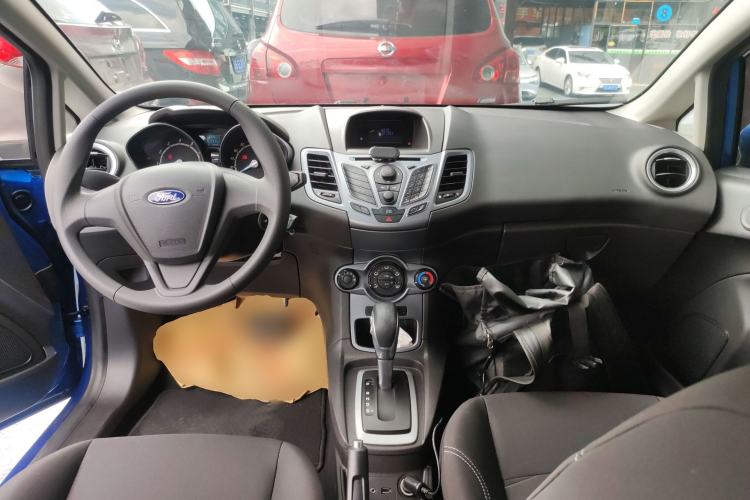 Used Ford Fiesta 2013 Hatchback 1.5L Automatic Fashion Edition Center Console