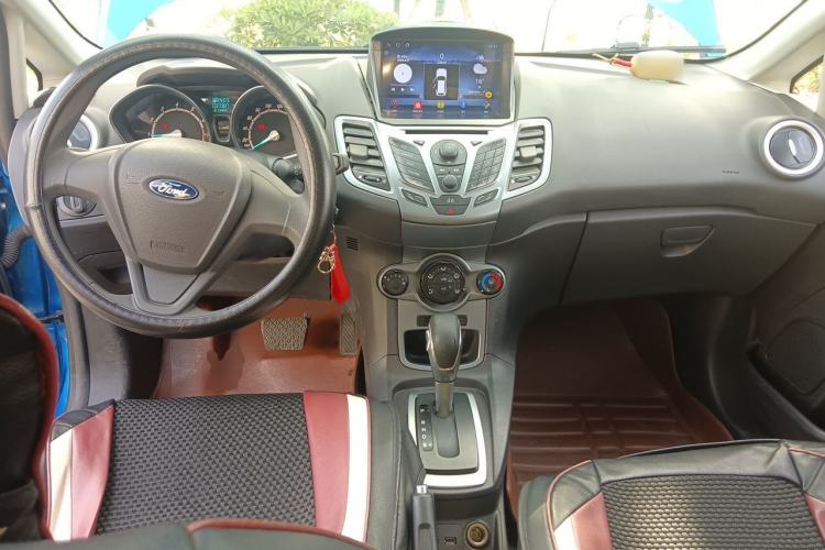 Used Ford Fiesta 2013 Hatchback 1.5L Automatic Fashion Edition Center Console