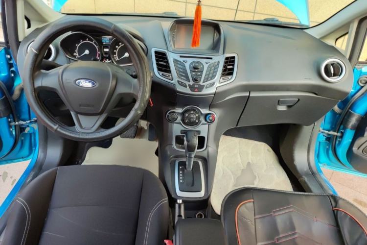 Used Ford Fiesta 2013 Hatchback 1.5L Automatic Fashion Edition Center Console