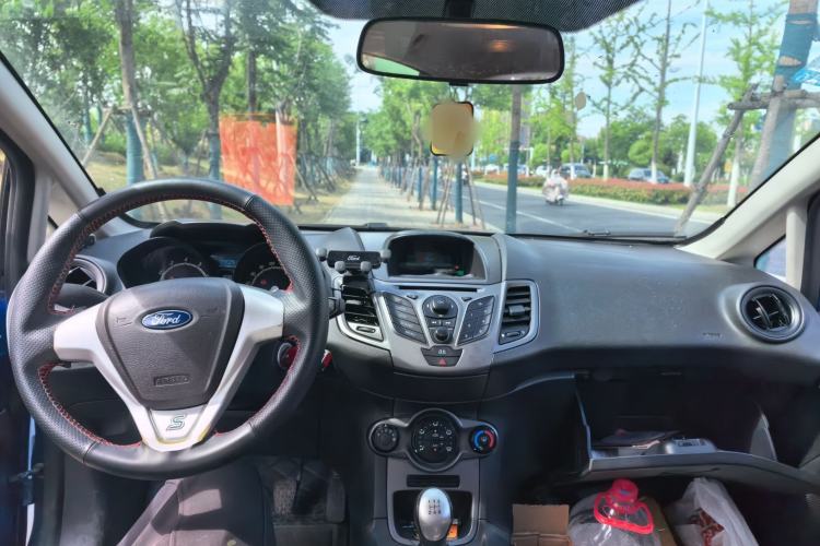 Used Ford Fiesta 2013 Hatchback 1.5L Manual Fashion Edition Center Console