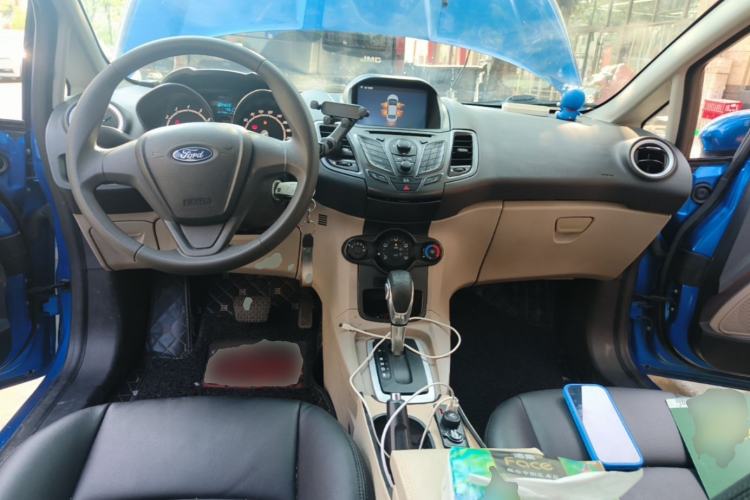 Used Ford Fiesta 2013 Sedan 1.5L Automatic Fashion Edition Center Console