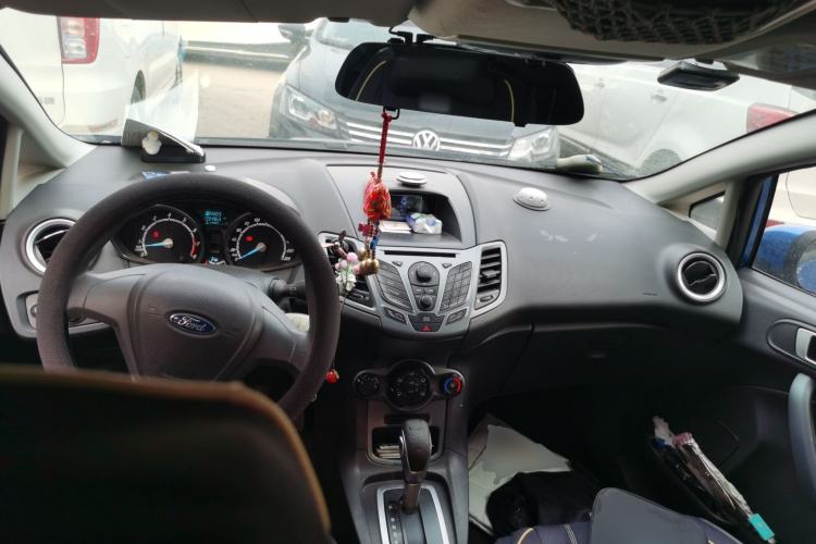 Used Ford Fiesta 2013 Hatchback 1.5L Automatic Fashion Edition Center Console